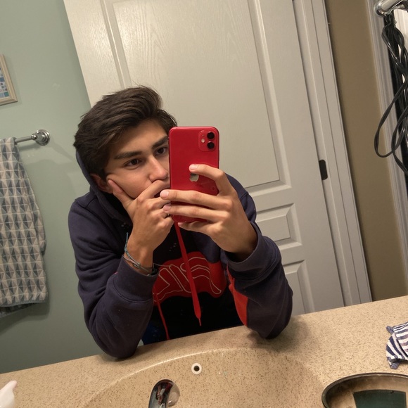 Meet your Posher, Dominic - Picture 1 of 1